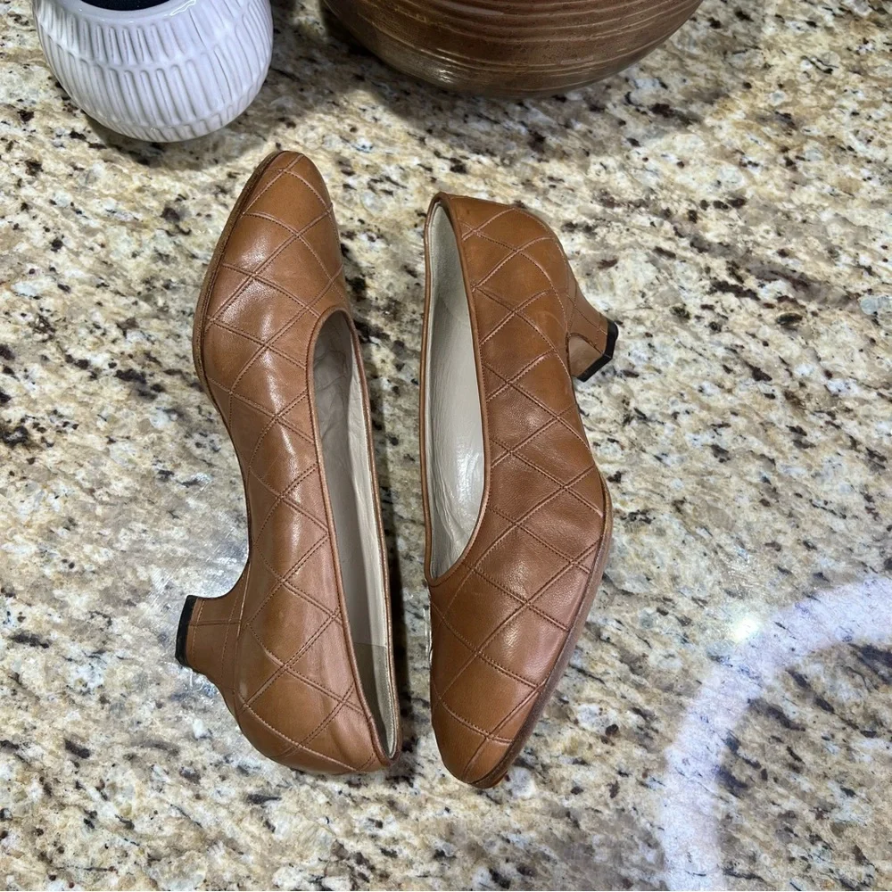 Chanel Quilted Tan Brown Leather Almond Toe Pumps 36 100% Authentic
